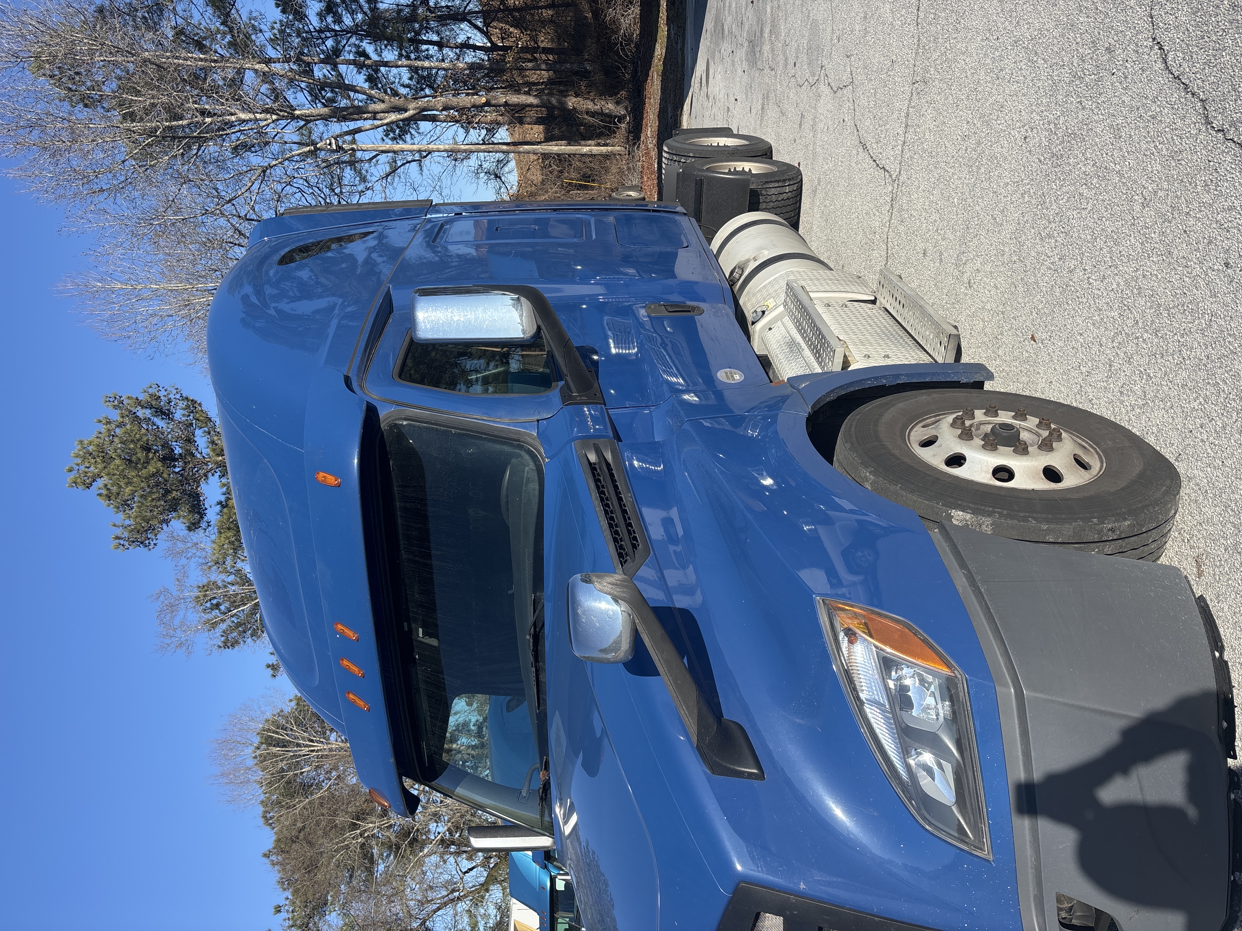 2018 FREIGHTLINER CASCADIA 126