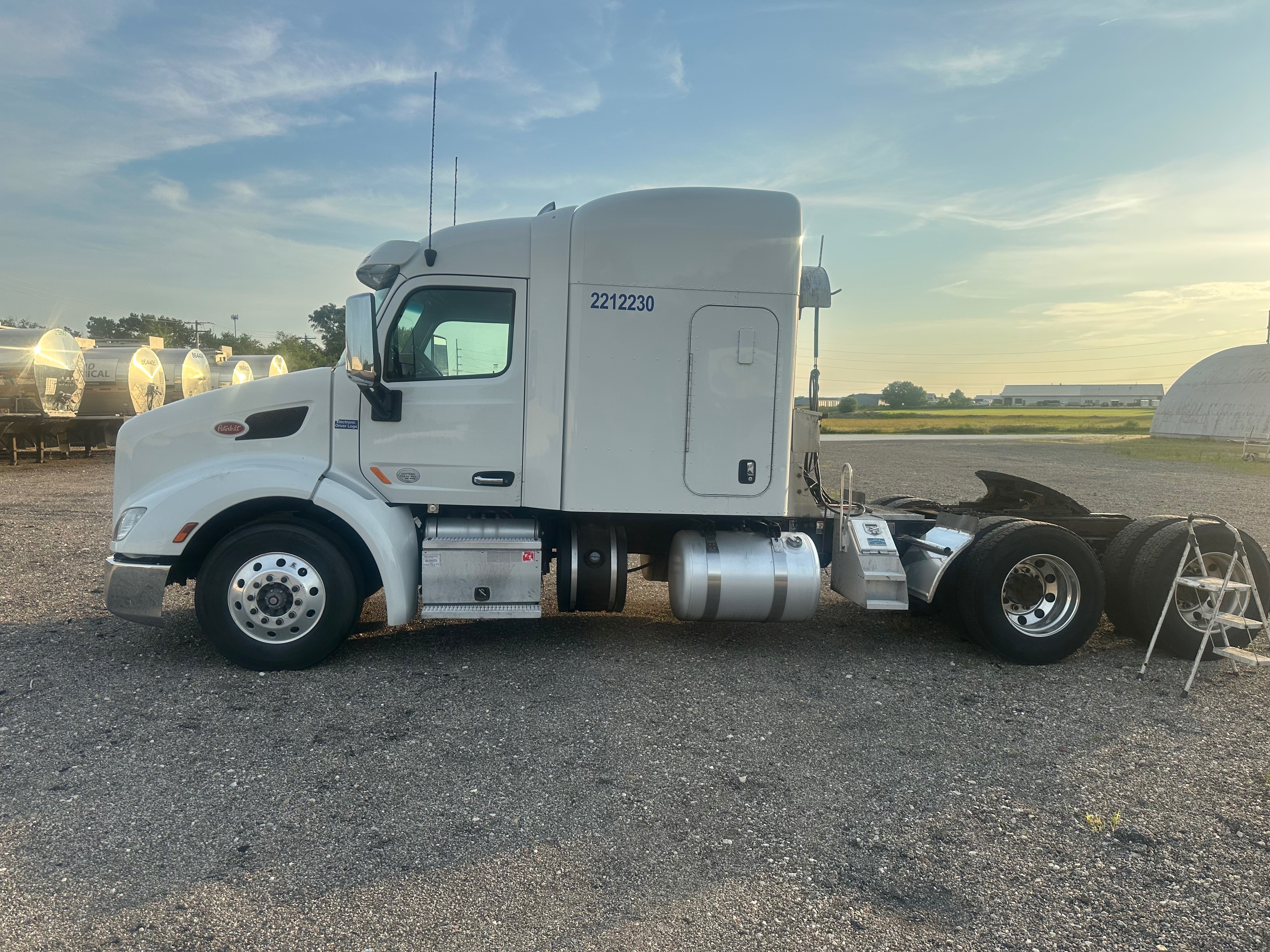 2016 PETERBILT 579