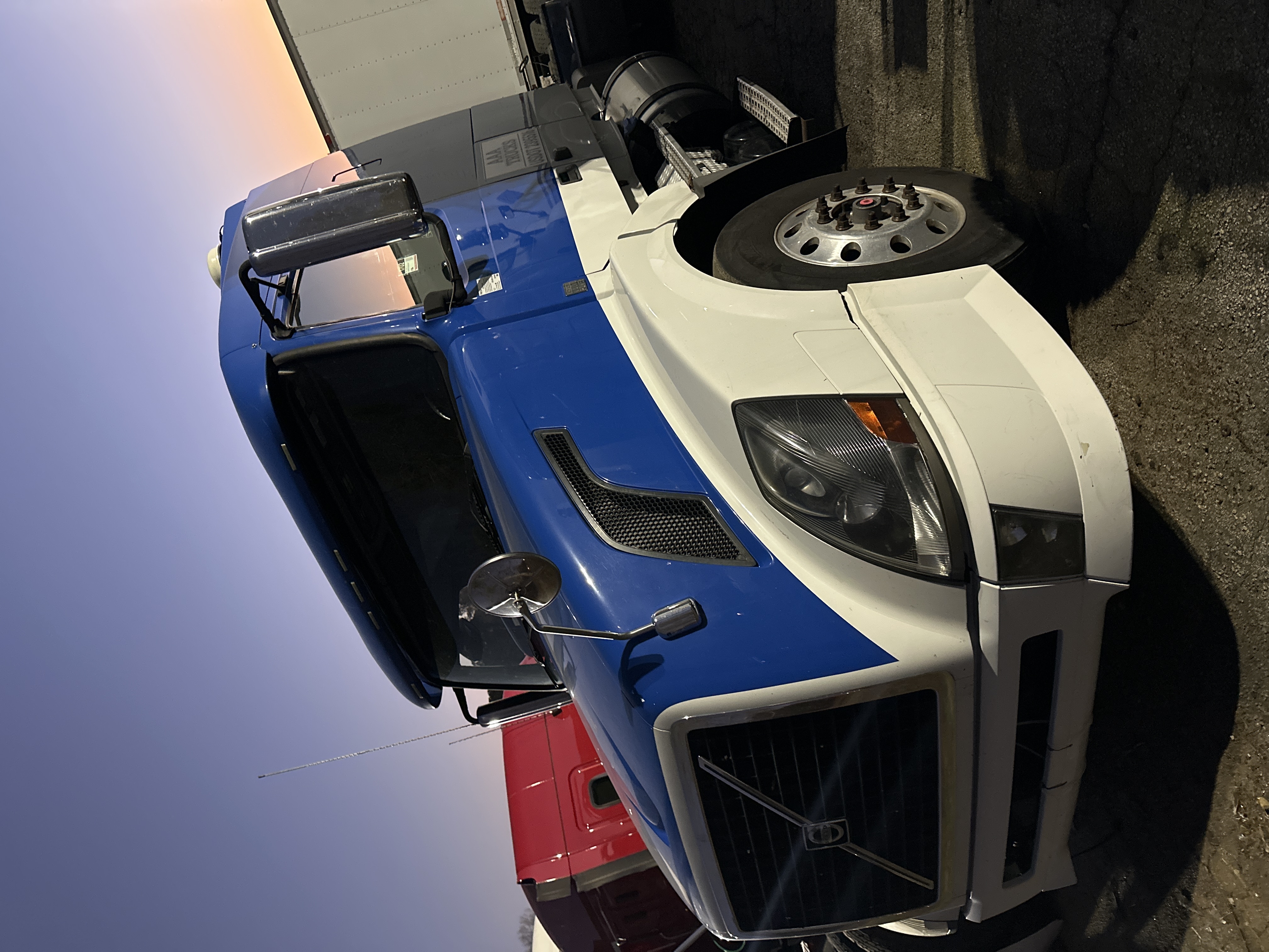 2012 VOLVO VNL64T630