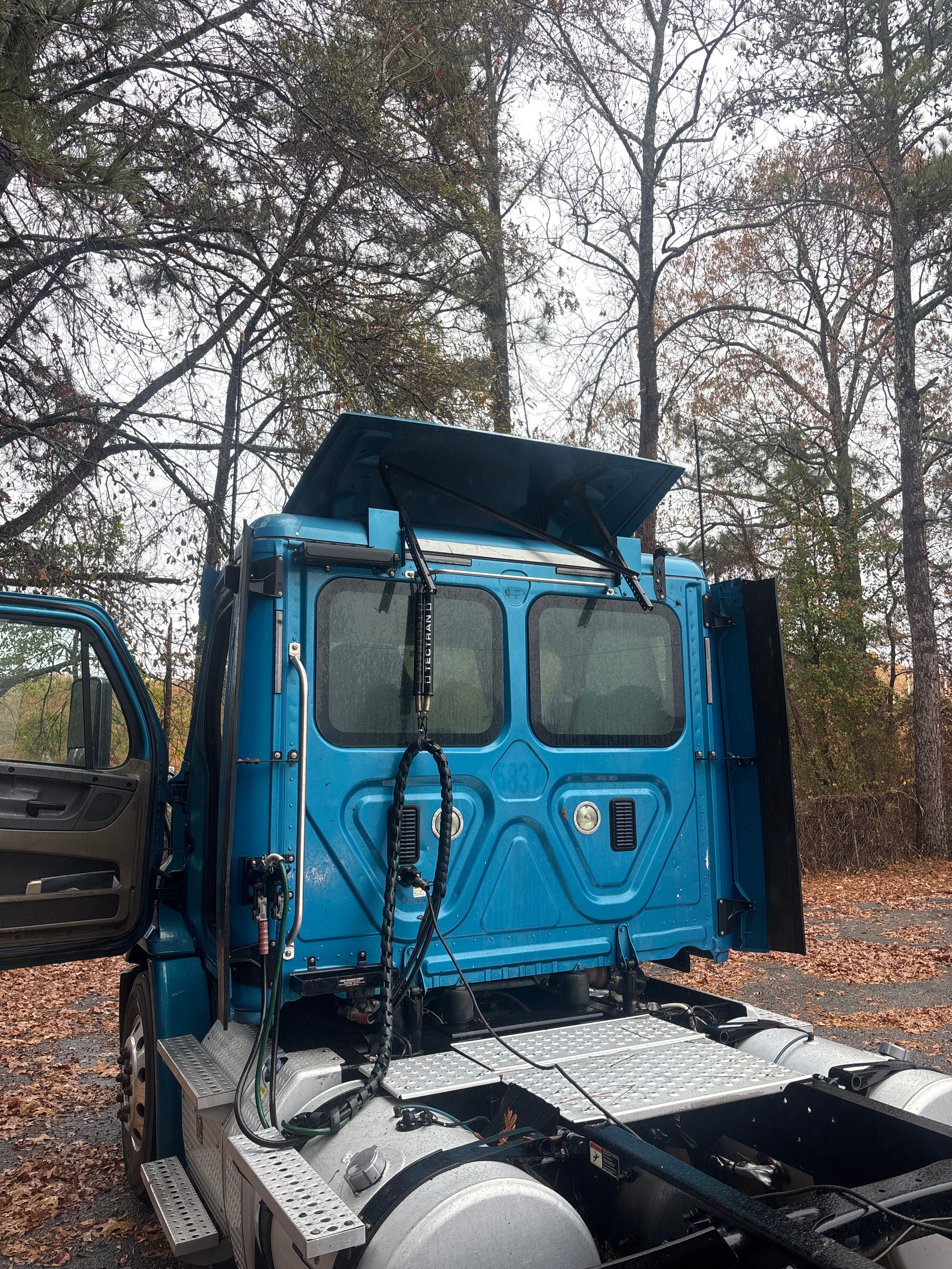 2016 FREIGHTLINER CASCADIA 113