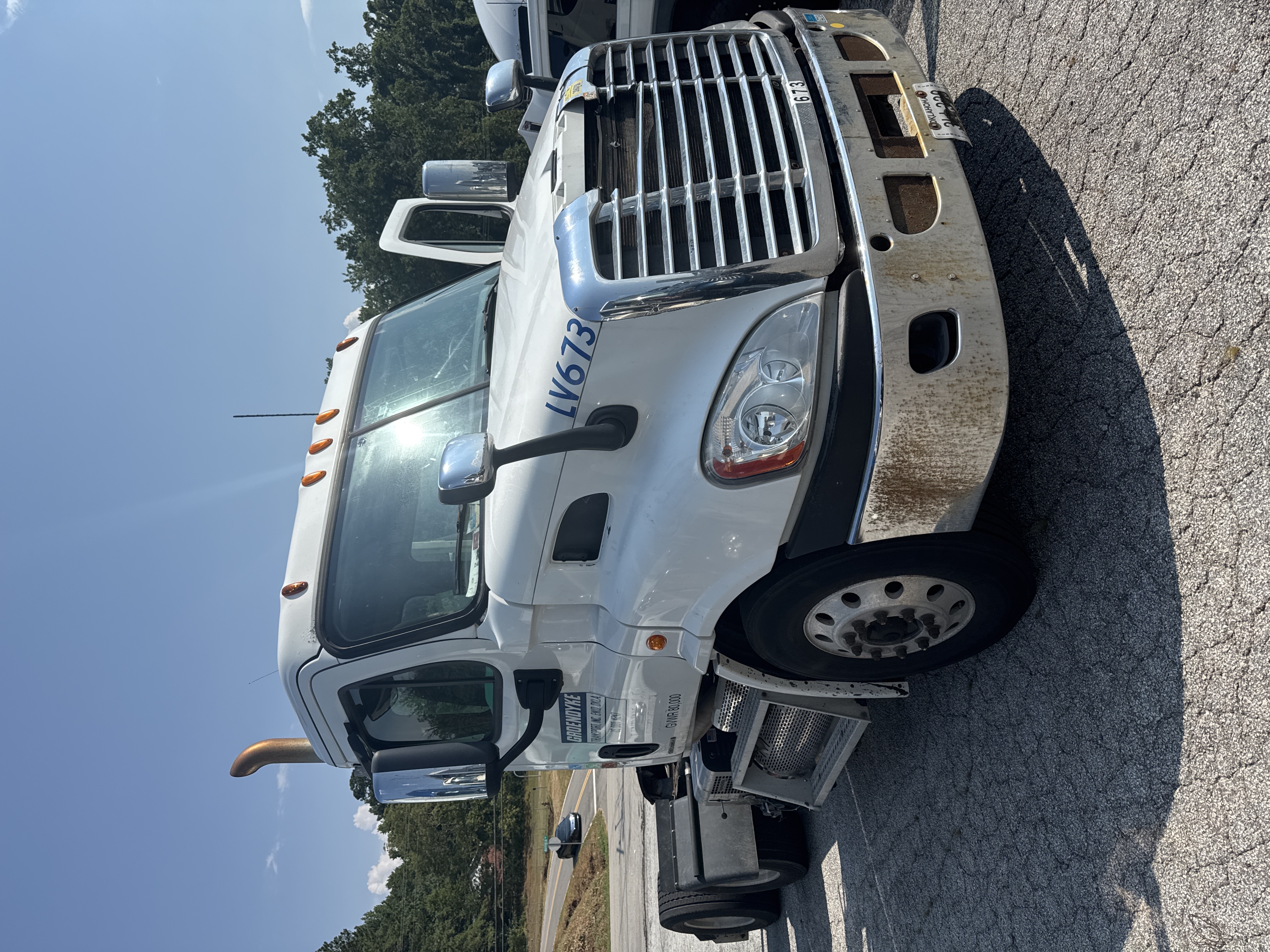 2011 FREIGHTLINER CASCADIA 113