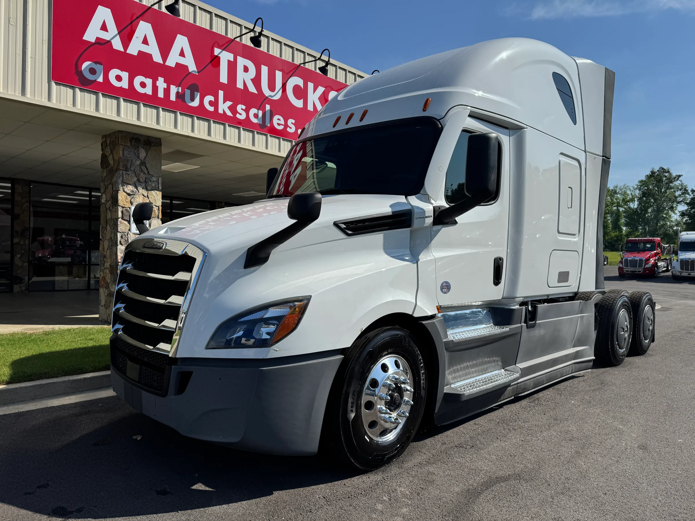 2021 FREIGHTLINER CASCADIA 126