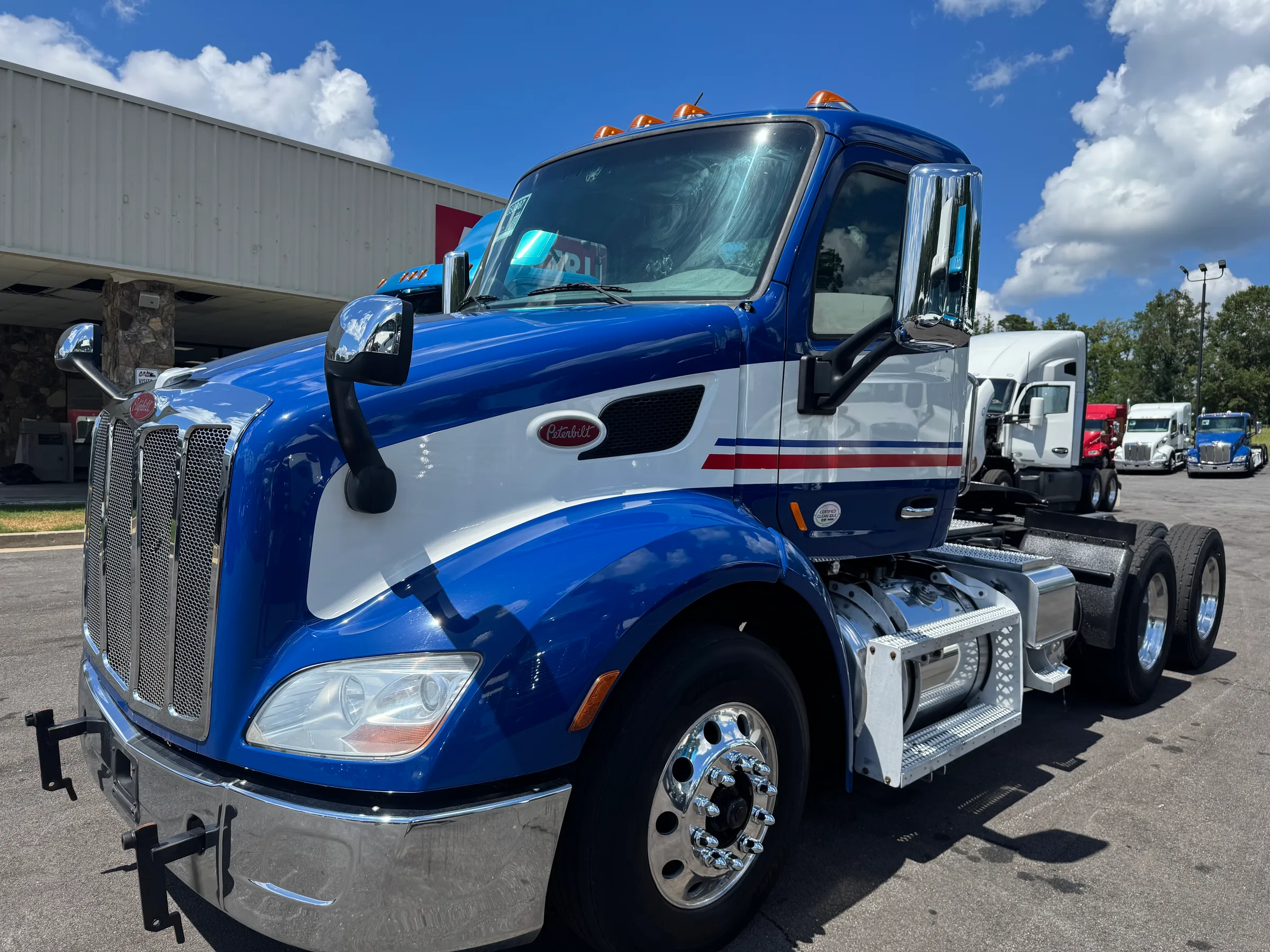 2017 PETERBILT 579