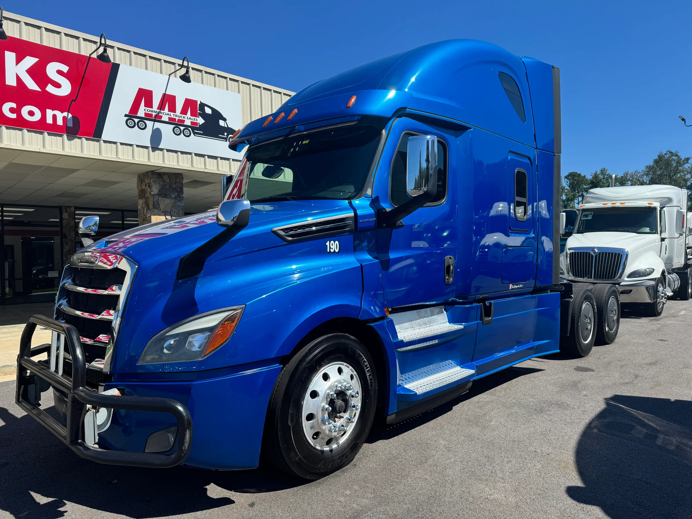 2020 FREIGHTLINER CASCADIA 126