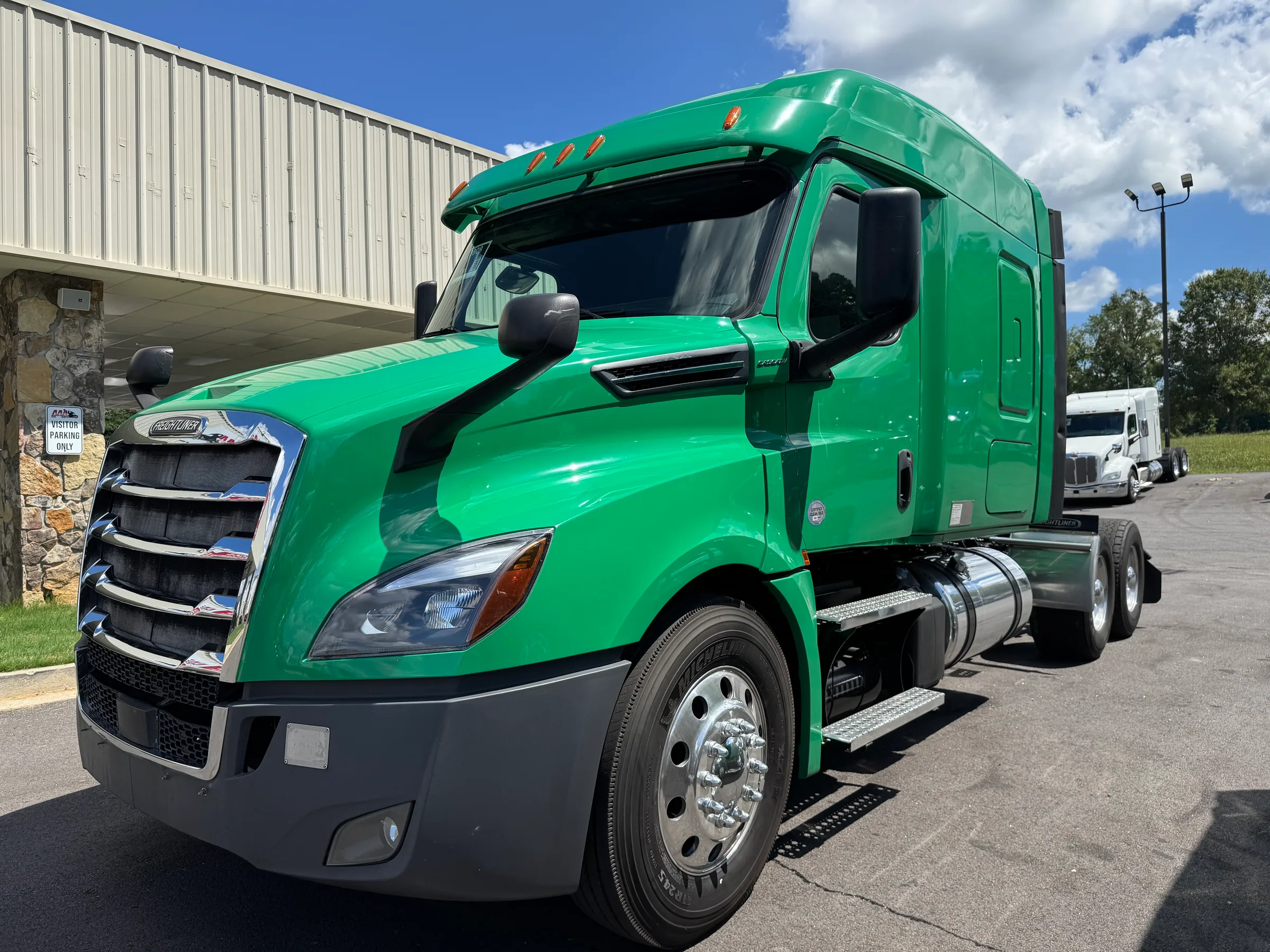 2020 FREIGHTLINER CASCADIA 126