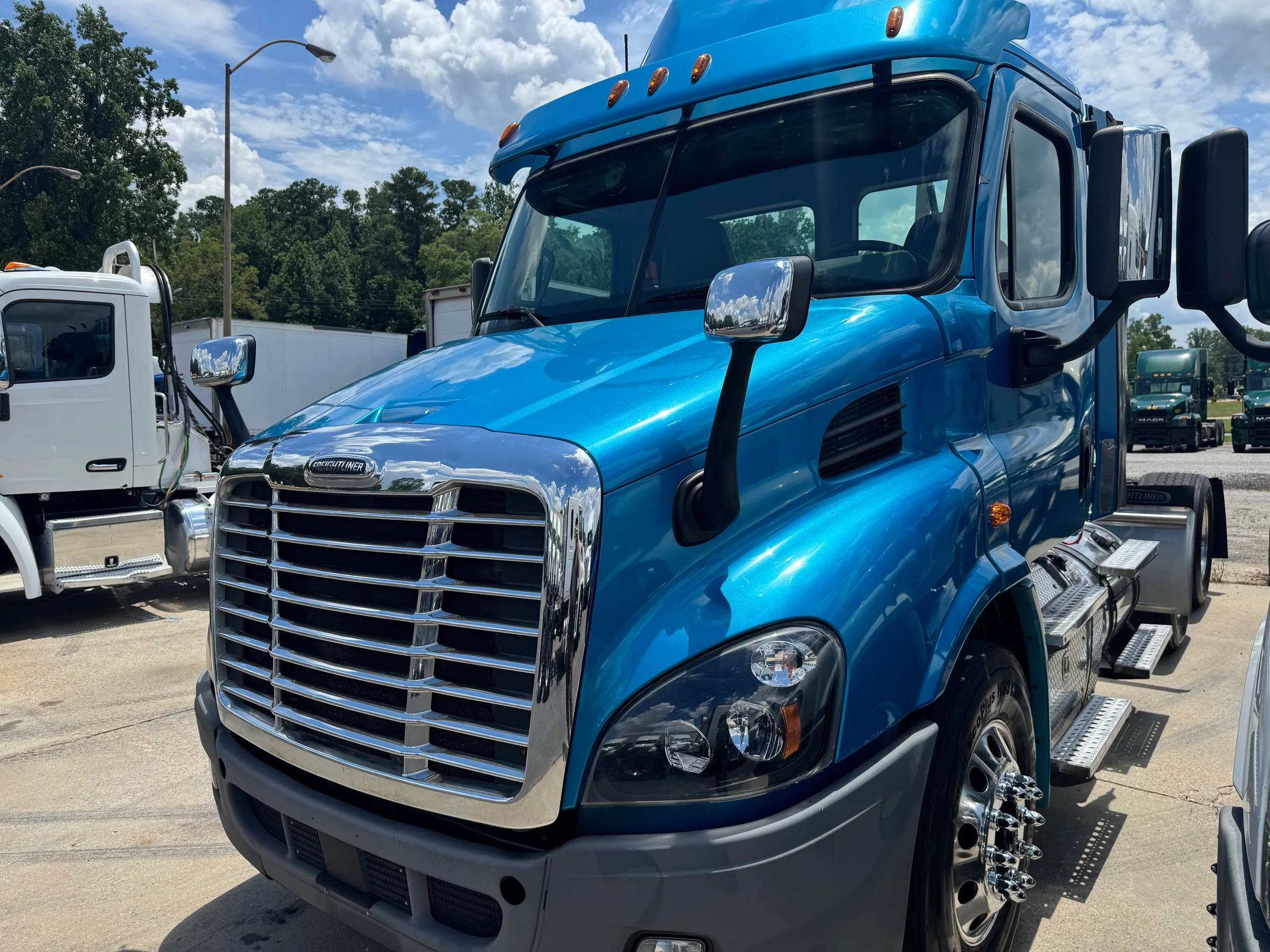 2017 FREIGHTLINER CASCADIA 113
