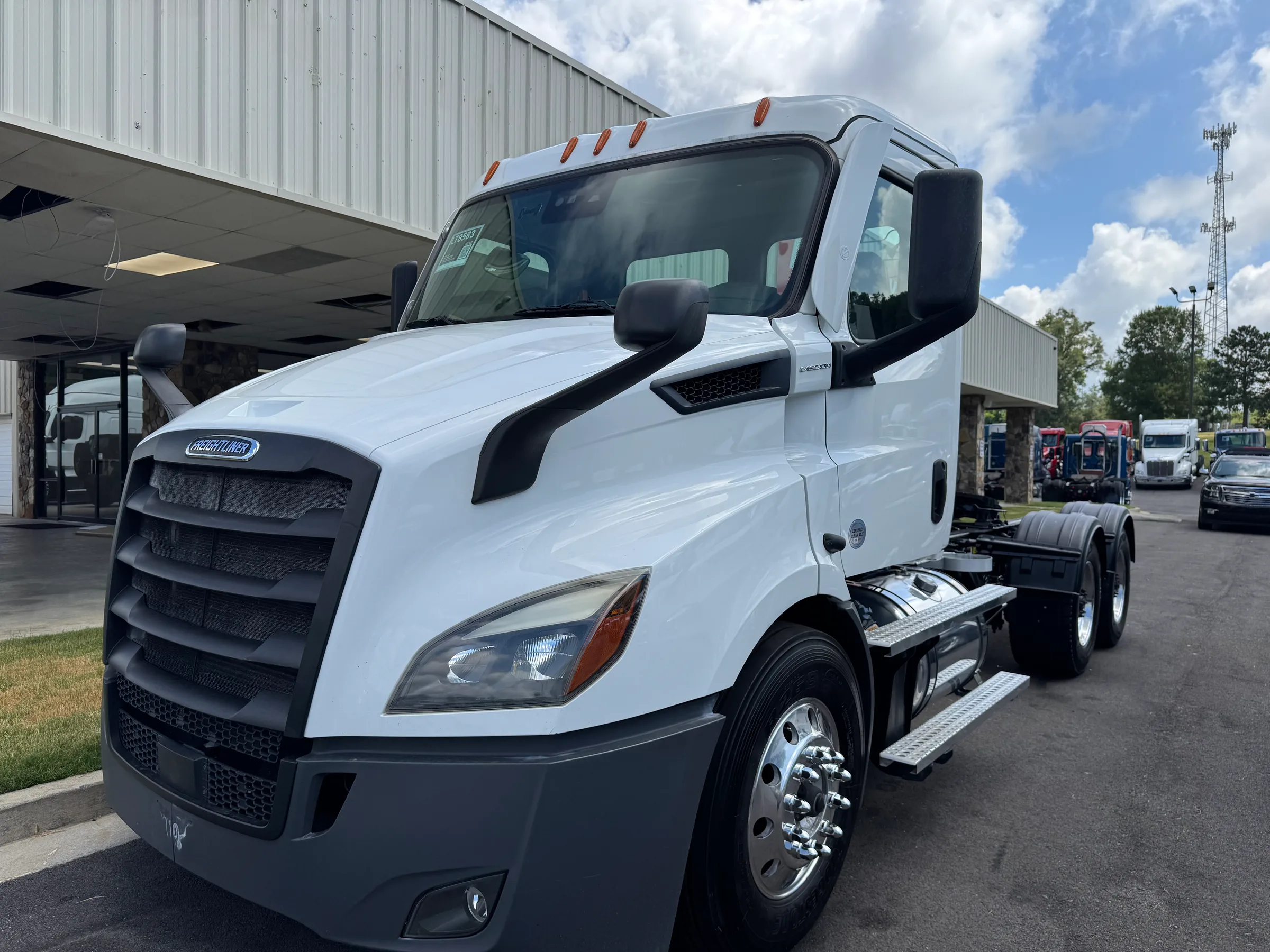 2020 FREIGHTLINER CASCADIA 116