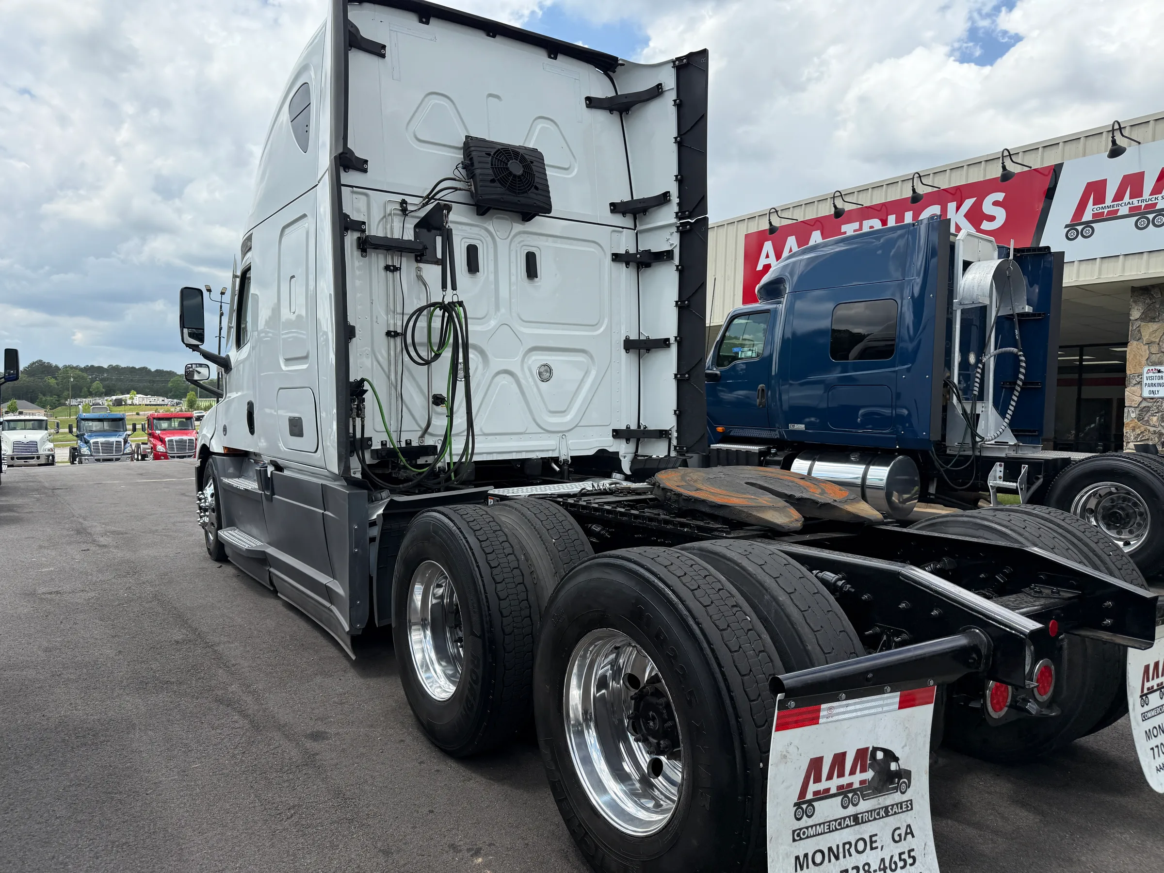 2022 FREIGHTLINER CASCADIA 126