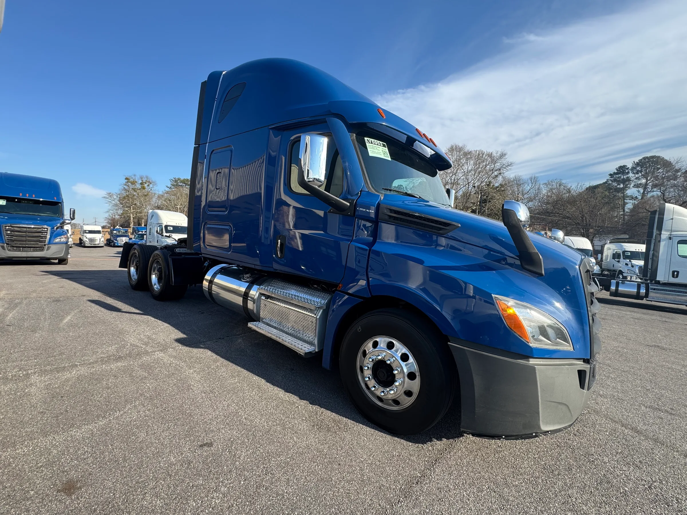 2020 FREIGHTLINER CASCADIA 126