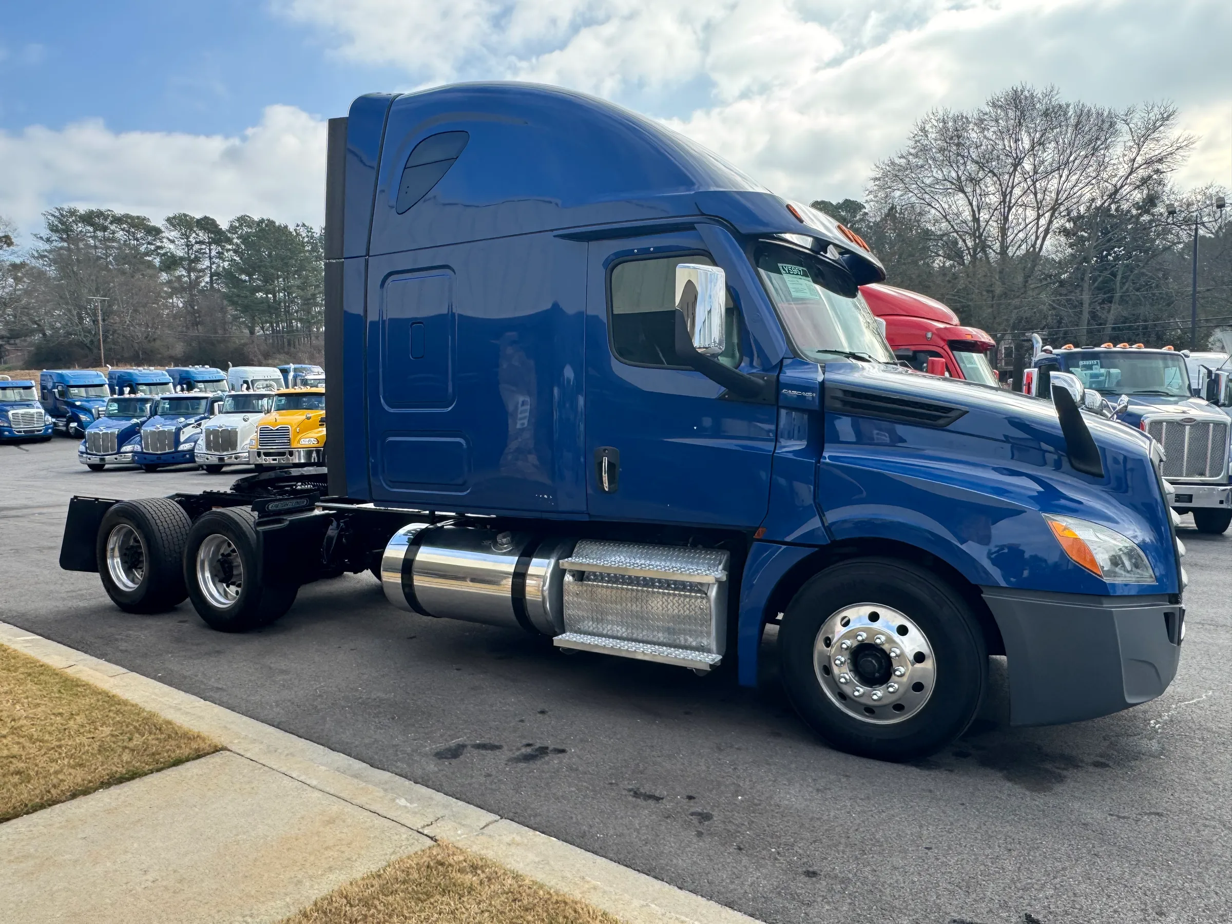 2020 FREIGHTLINER CASCADIA 126