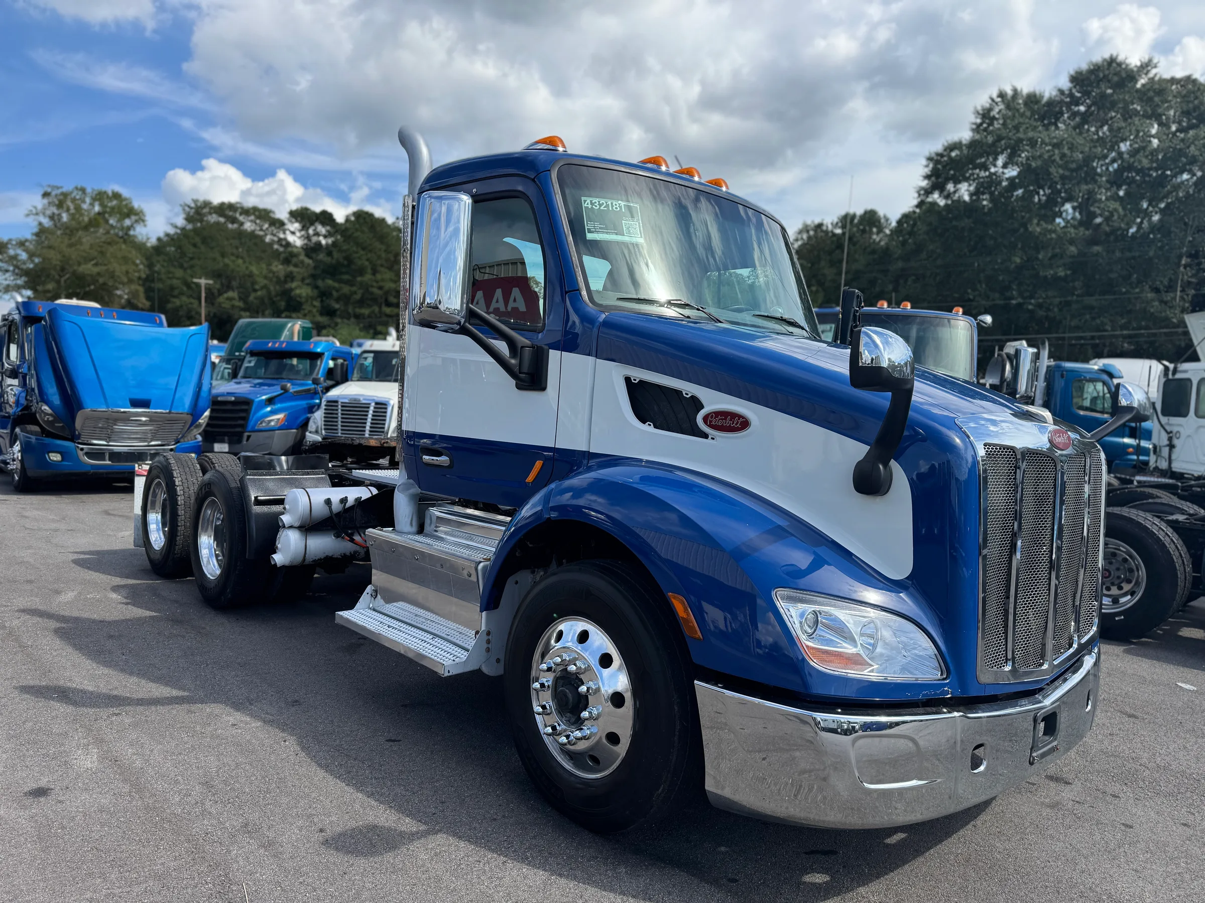 2017 PETERBILT 579