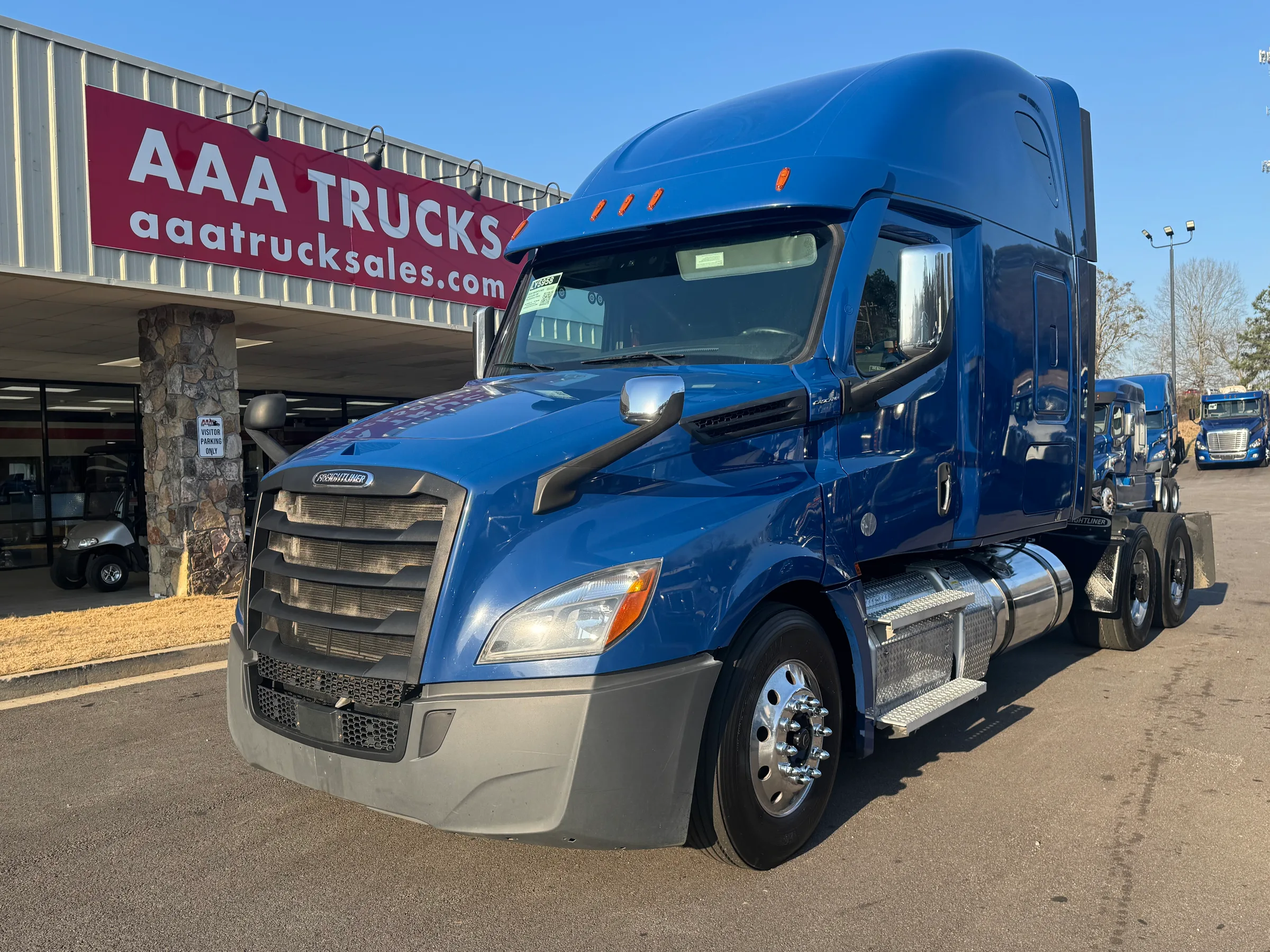 2020 FREIGHTLINER CASCADIA 126