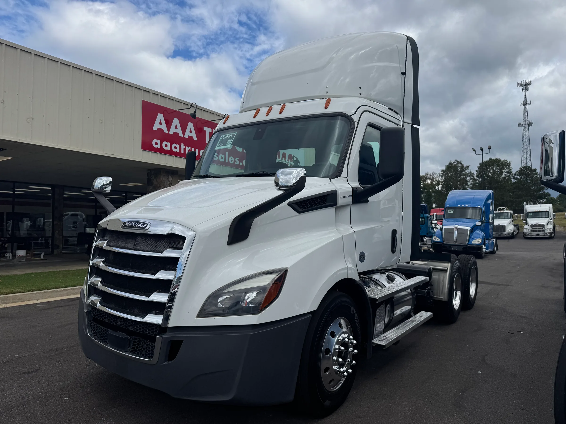 2020 FREIGHTLINER CASCADIA 116