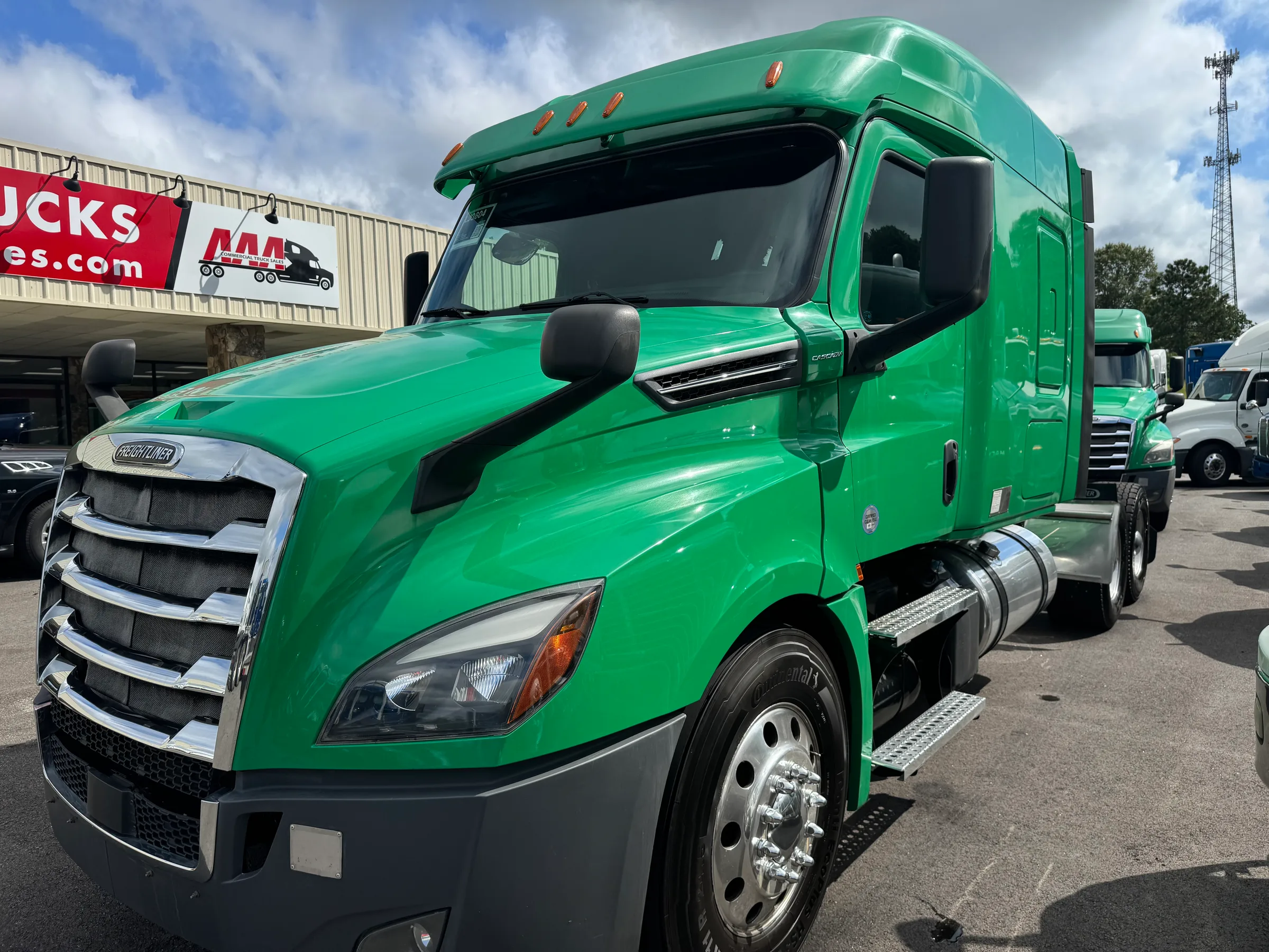 2020 FREIGHTLINER CASCADIA 126